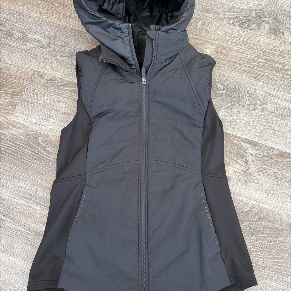 Lululemon Another Mile Hooded Vest Black, Size 8